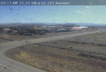 Intersection of CO-17 (bottom) and US-285 south (top)